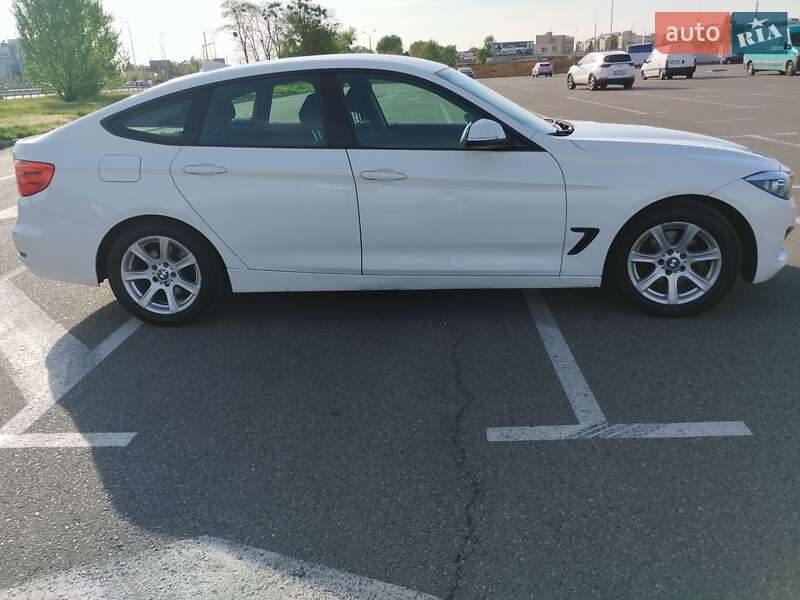 Седан BMW 3 Series 2016 в Києві