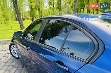 Седан BMW 3 Series 2017 в 