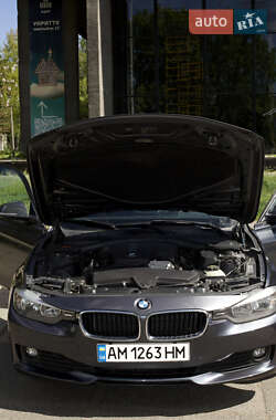 Седан BMW 3 Series 2015 в 