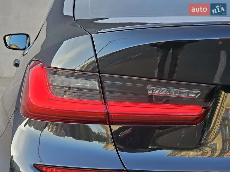 Седан BMW 3 Series 2022 в Киеве