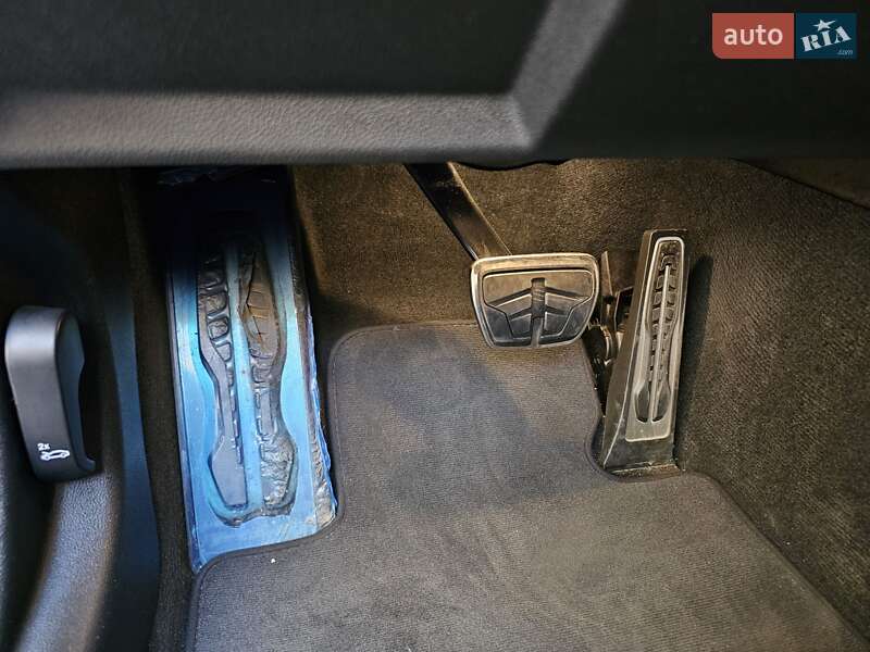 Седан BMW 3 Series 2022 в Киеве