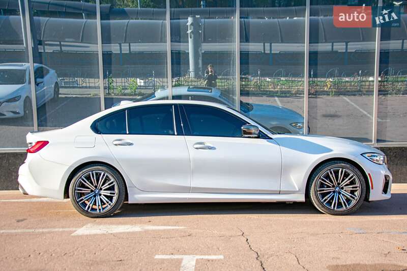 Седан BMW 3 Series 2019 в Киеве