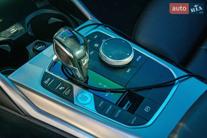 Седан BMW 3 Series 2019 в Киеве
