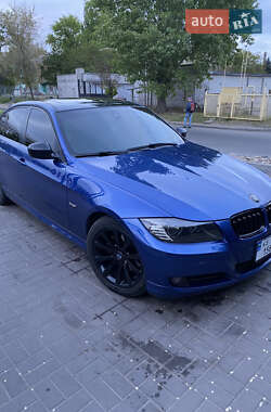 Седан BMW 3 Series 2011 в 