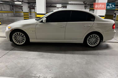 Седан BMW 3 Series 2011 в 