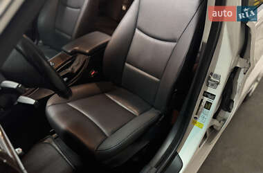 Седан BMW 3 Series 2011 в 