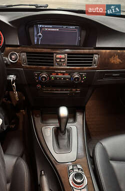 Седан BMW 3 Series 2011 в 