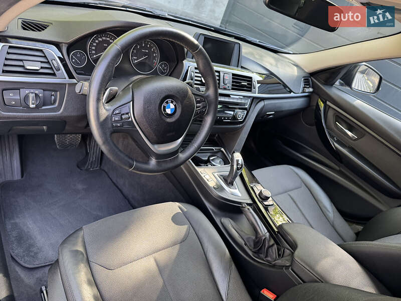 Седан BMW 3 Series 2017 в Николаеве