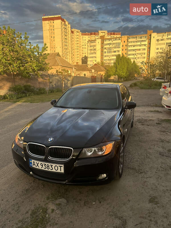 Седан BMW 3 Series 2010 в 