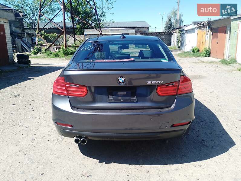 Седан BMW 3 Series 2015 в Черкассах