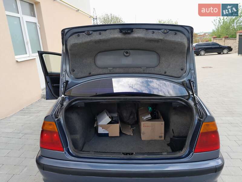 Седан BMW 3 Series 1998 в Тернополе