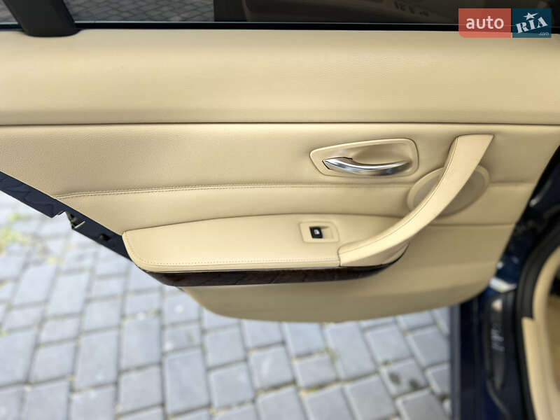 Седан BMW 3 Series 2010 в Одесі