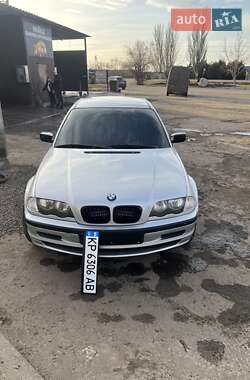 Седан BMW 3 Series 2000 в Новониколаевке