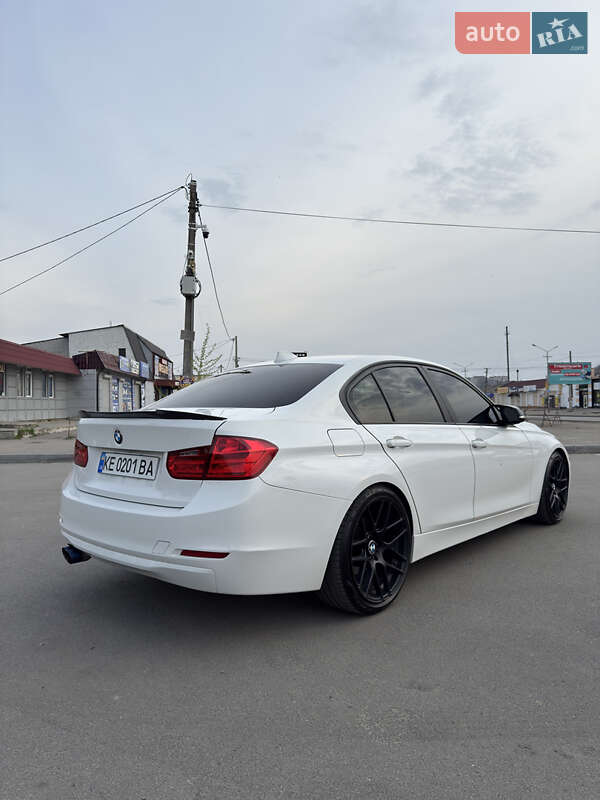 Седан BMW 3 Series 2013 в Новомосковске