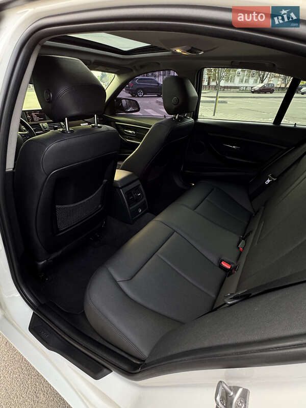 Седан BMW 3 Series 2013 в Новомосковске