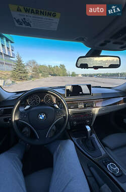 Седан BMW 3 Series 2009 в 