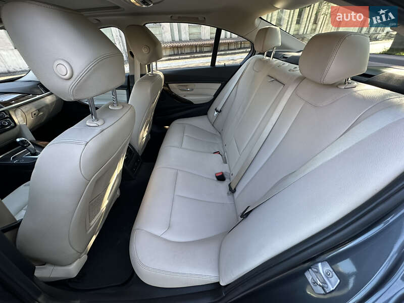 Седан BMW 3 Series 2016 в Днепре