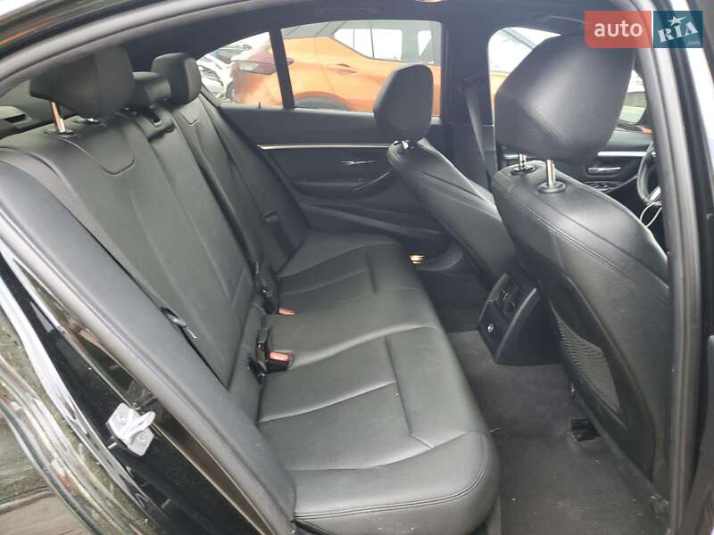 Седан BMW 3 Series 2018 в Тернополі