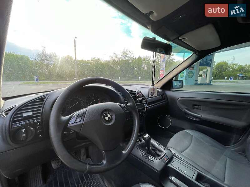 Седан BMW 3 Series 1990 в Одессе