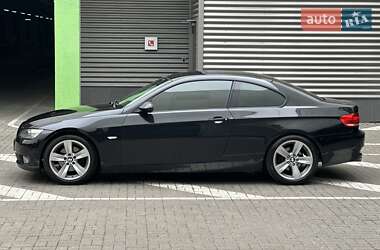 Купе BMW 3 Series 2010 в 