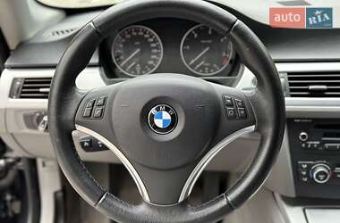 Купе BMW 3 Series 2010 в 