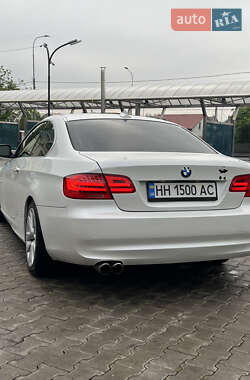 Купе BMW 3 Series 2011 в 