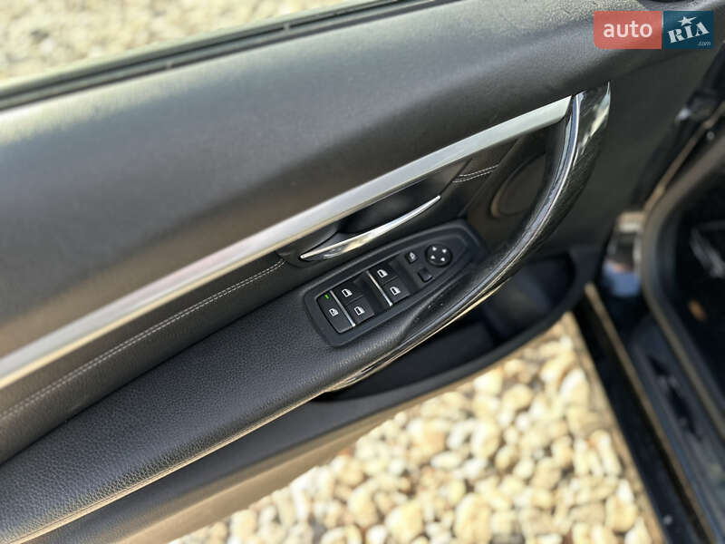 Седан BMW 3 Series 2016 в Ровно