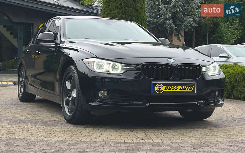 Седан BMW 3 Series 2013 в Львові