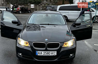 Седан BMW 3 Series 2010 в Ивано-Франковске