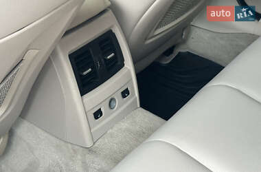 Седан BMW 3 Series 2012 в 