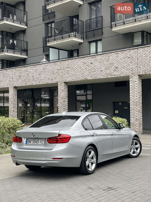 Седан BMW 3 Series 2014 в Ровно фото 22 Седан BMW 3 Series 2014 в Ровно