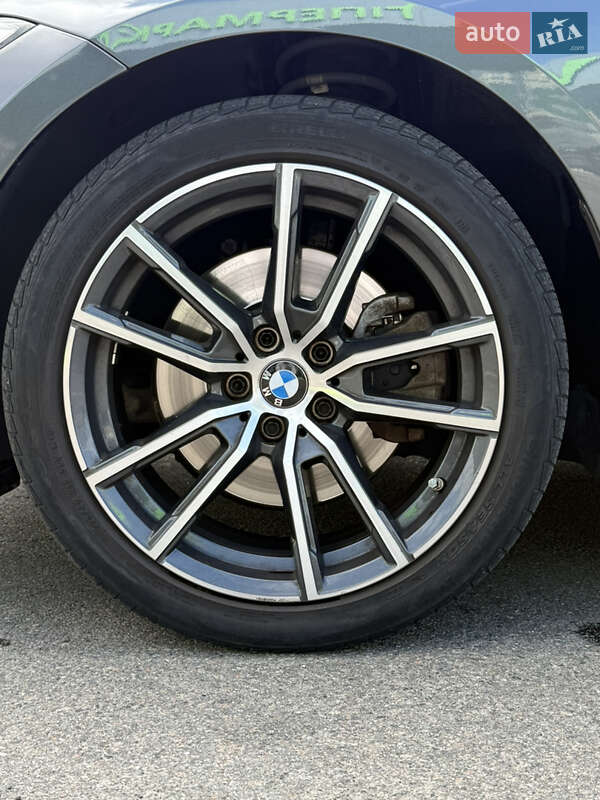 Седан BMW 3 Series 2019 в Києві