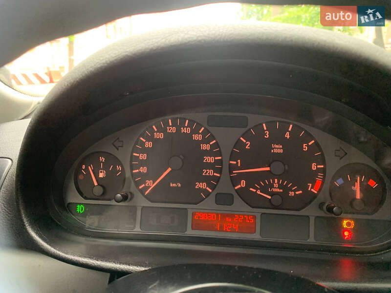 Седан BMW 3 Series 2003 в Лебедине