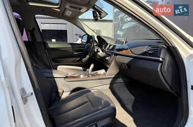 Седан BMW 3 Series 2015 в 