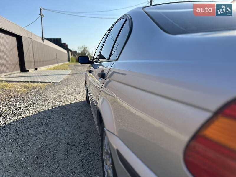 Седан BMW 3 Series 2002 в Николаеве