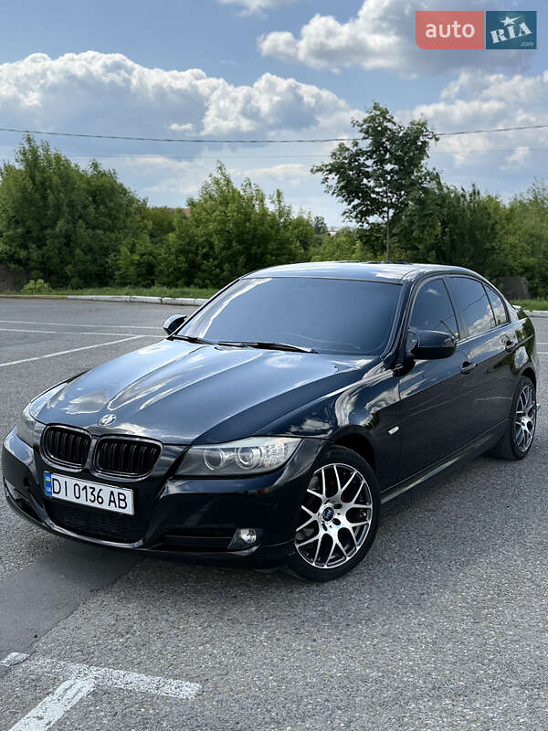 Седан BMW 3 Series 2011 в Чернівцях