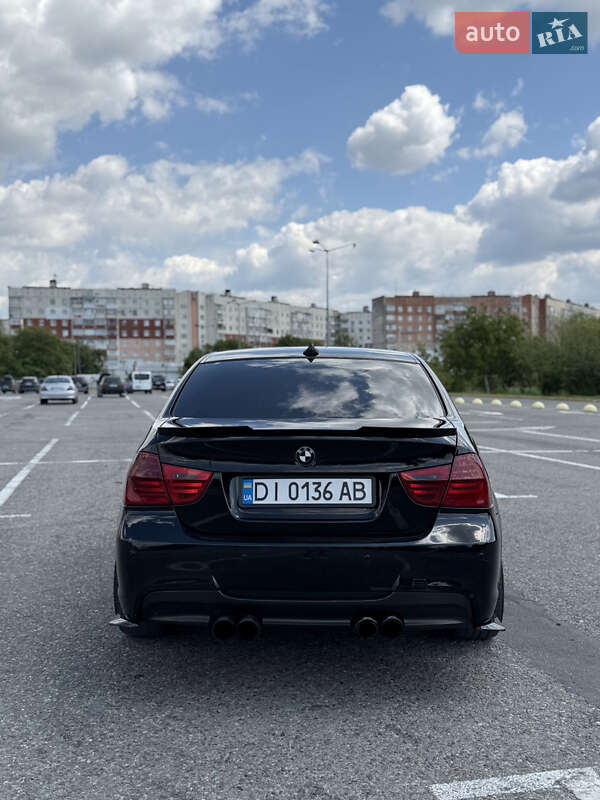 Седан BMW 3 Series 2011 в Чернівцях
