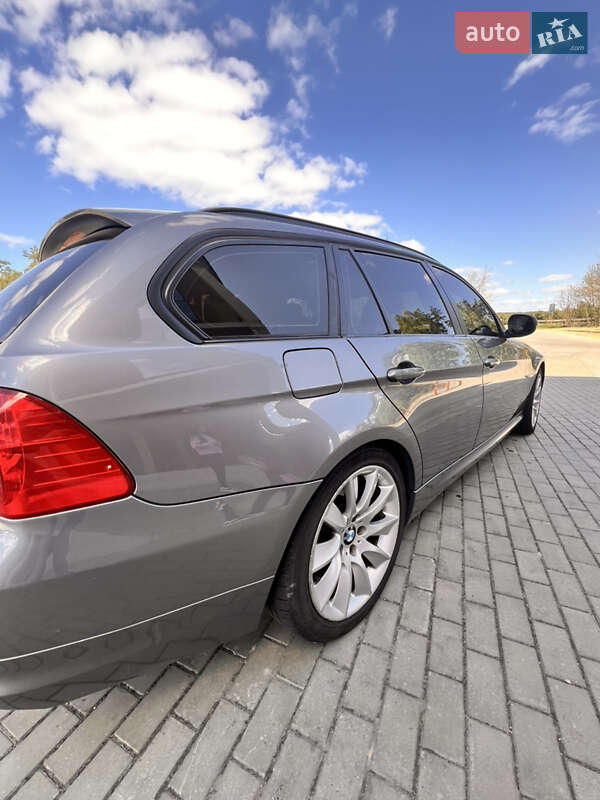 Универсал BMW 3 Series 2010 в Костополе