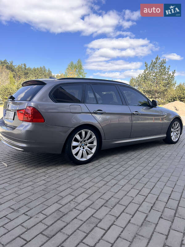 Универсал BMW 3 Series 2010 в Костополе