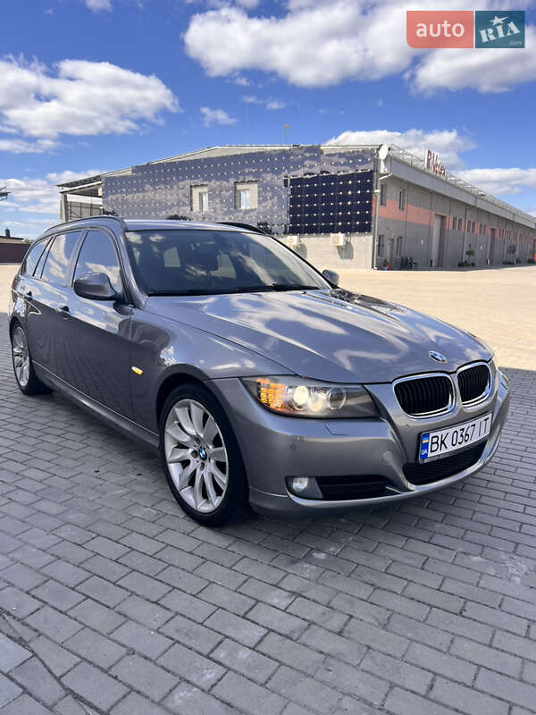 Универсал BMW 3 Series 2010 в Костополе