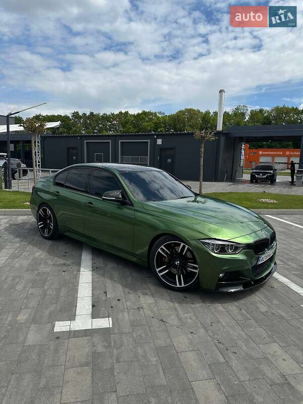 Седан BMW 3 Series 2017 в Луцке