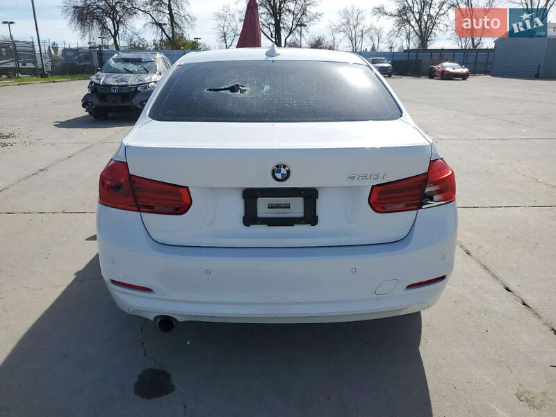 Седан BMW 3 Series 2016 в Львові
