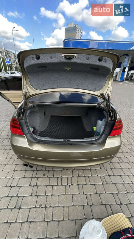 Седан BMW 3 Series 2006 в Києві