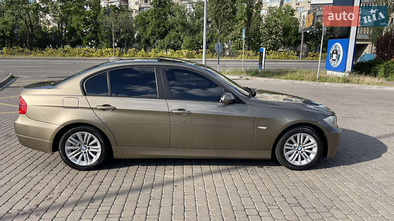 Седан BMW 3 Series 2006 в Києві