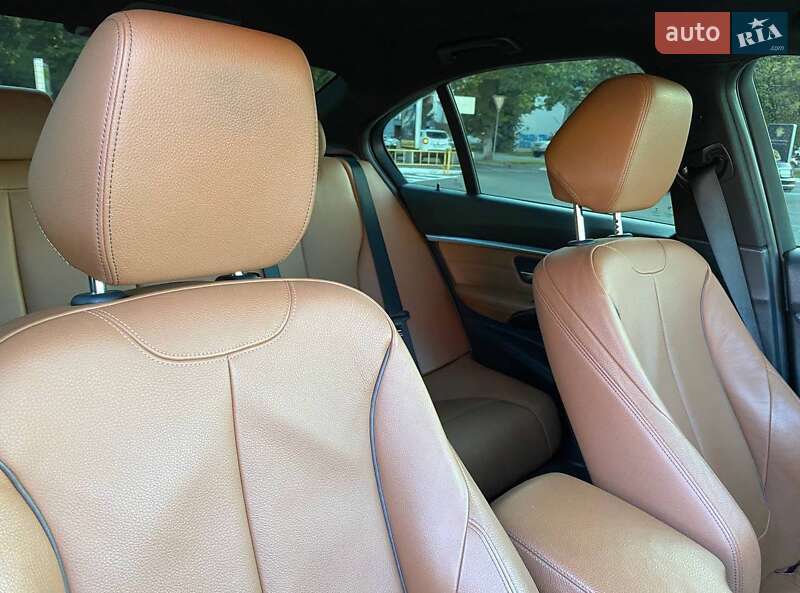 Седан BMW 3 Series 2015 в Львове