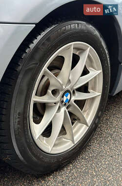Седан BMW 3 Series 2010 в 