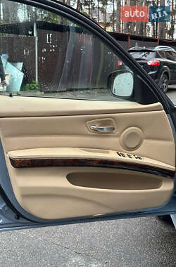 Седан BMW 3 Series 2010 в 