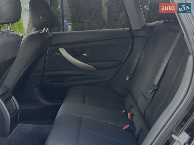 Седан BMW 3 Series 2015 в Киеве