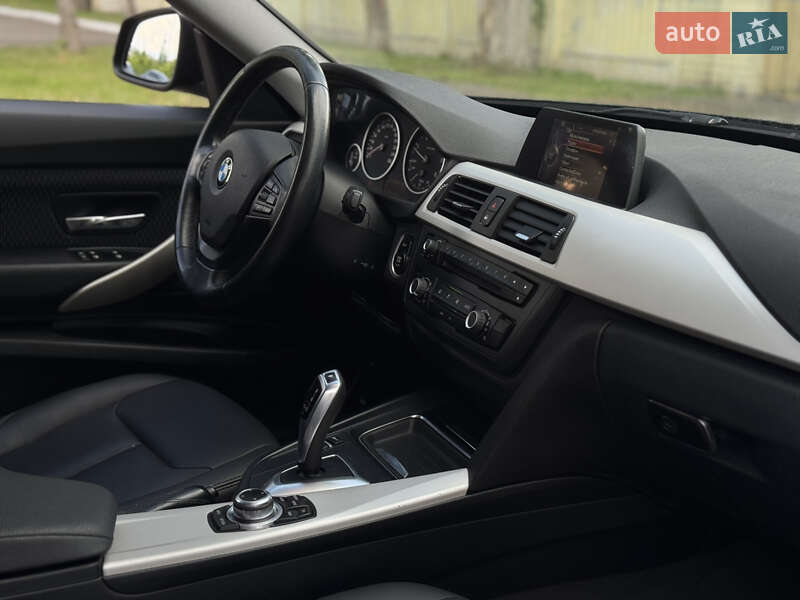 Седан BMW 3 Series 2015 в Киеве