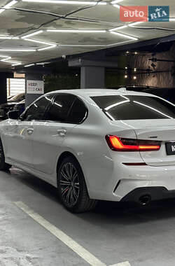 Седан BMW 3 Series 2022 в 